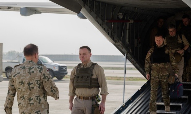 Prezydent i minister obrony odwiedzili polskich żołnierzy w Afganistanie