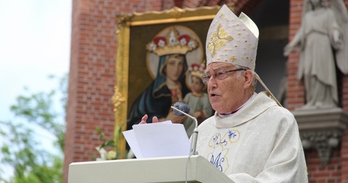 Kard. Grocholewski gościem w Piekarach