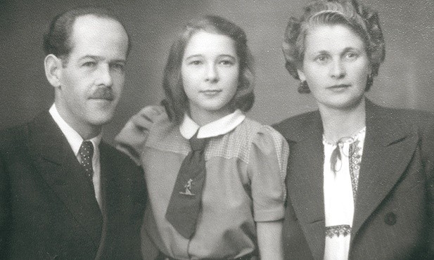 Kazimierz Koziarski z żoną i córką.  Zdjęcie z 1945 r.