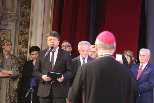Jubilat bp Tadeusz Rakoczy odznaczony w Cieszynie