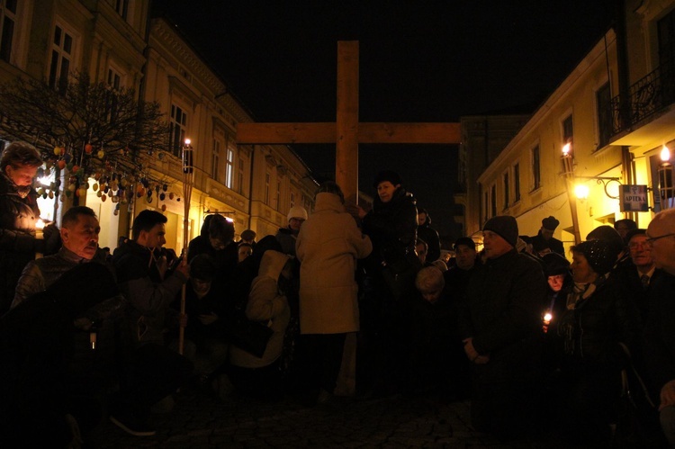 Droga Krzyżowa ulicami Tarnowa