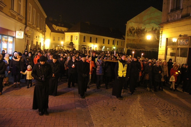 Droga Krzyżowa ulicami Tarnowa