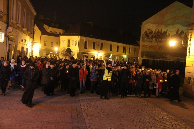 Droga Krzyżowa ulicami Tarnowa