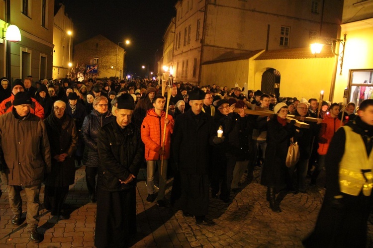 Droga Krzyżowa ulicami Tarnowa