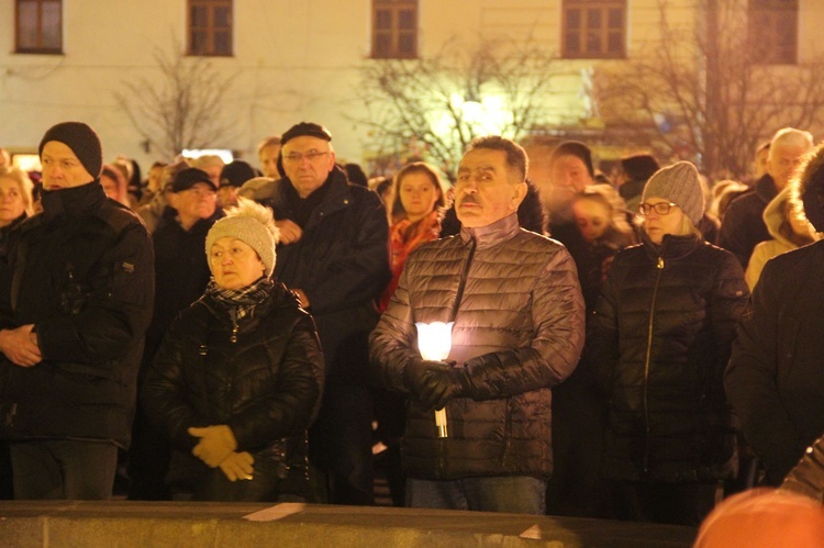 Droga Krzyżowa ulicami Tarnowa