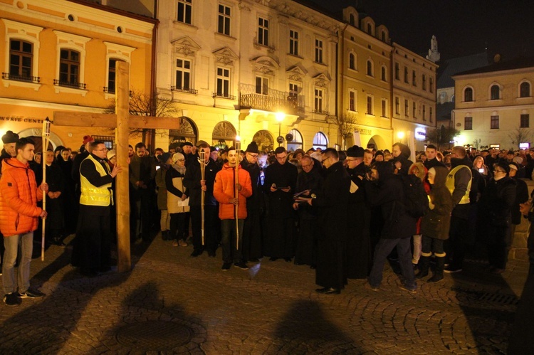 Droga Krzyżowa ulicami Tarnowa