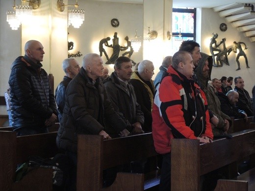 Krzyż Nadziei w kościele "przy dworcu"