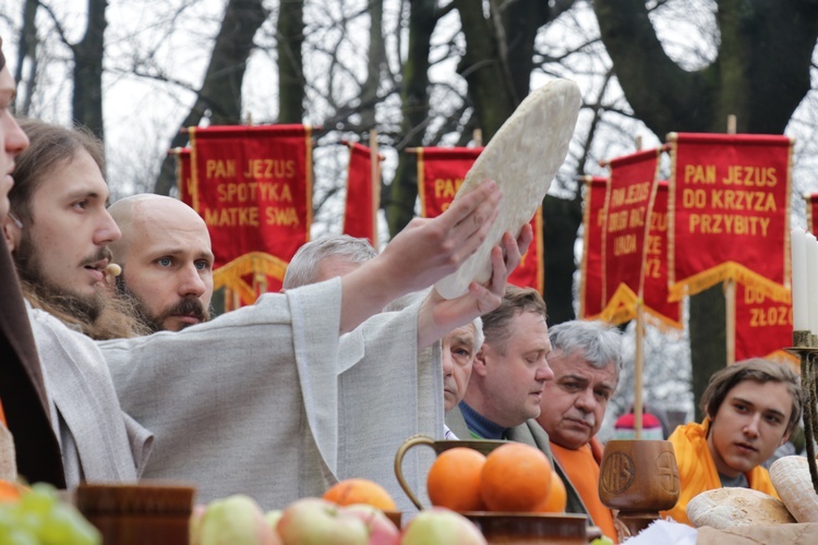 Wielki Czwartek na kalwaryjskim wzgórzu w Piekarach Śl.