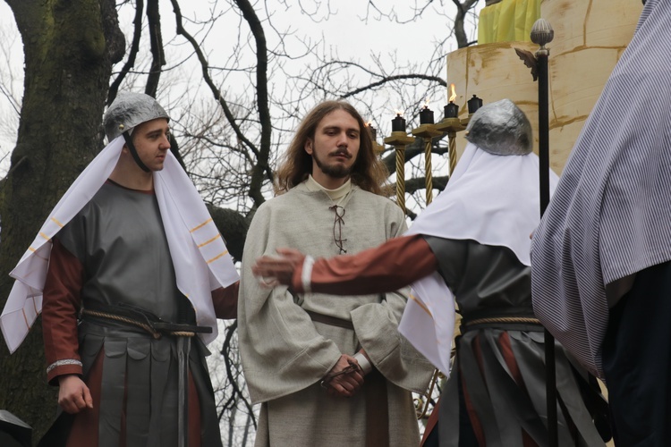 Wielki Czwartek na kalwaryjskim wzgórzu w Piekarach Śl.