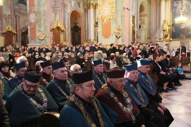 Wielki Piątek w archikatedrze lubelskiej