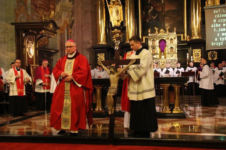 Wielki Piątek w archikatedrze lubelskiej