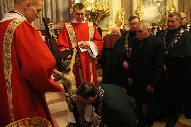 Wielki Piątek w archikatedrze lubelskiej
