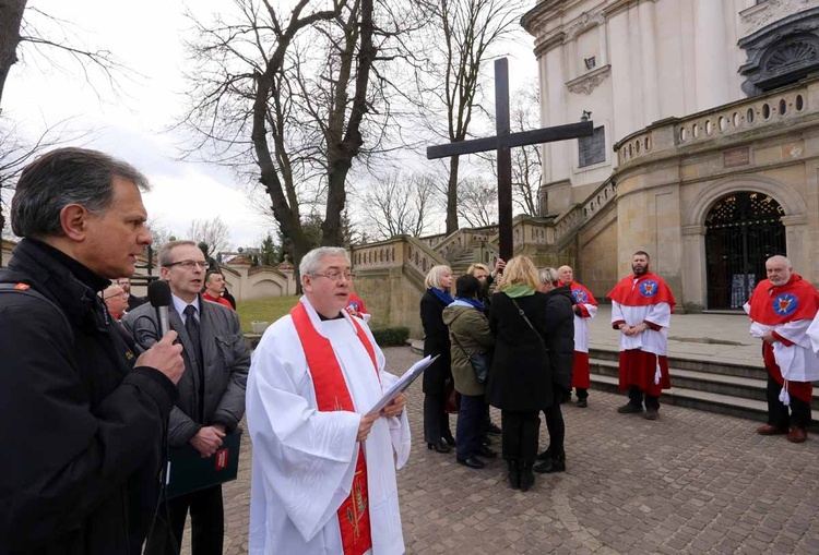 Nabożeństwo Drogi Krzyżowej na krakowskim Kazimierzu