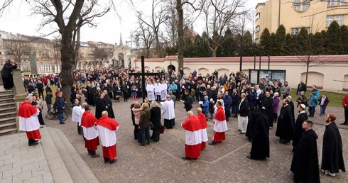 Nabożeństwo Drogi Krzyżowej na krakowskim Kazimierzu