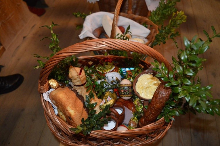 Święcenie pokarmów w Miętustwie i w Witowie