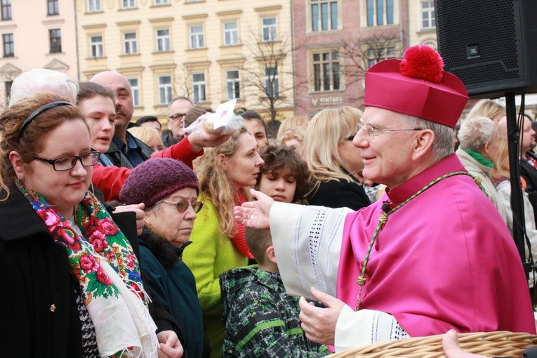 Święcenie pokarmów wielkanocnych w Krakowie 2018