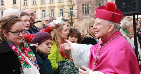 Święcenie pokarmów wielkanocnych w Krakowie 2018