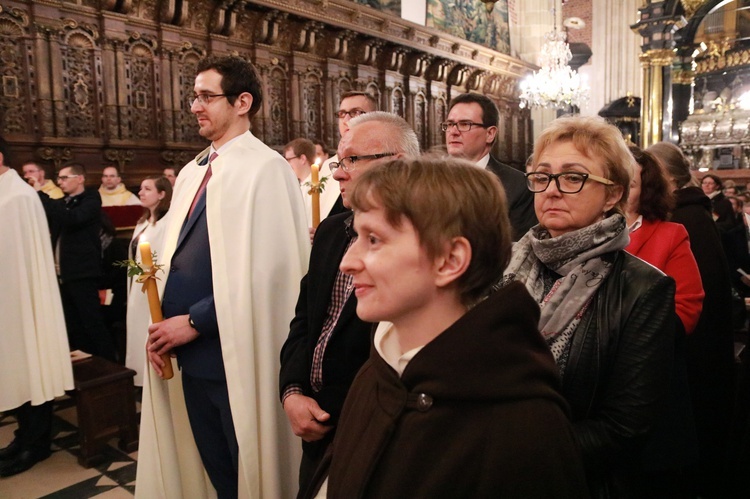 Liturgia Wigilii Paschalnej na Wawelu - chrzest katechumenów