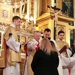 Liturgia Wigilii Paschalnej na Wawelu - chrzest katechumenów