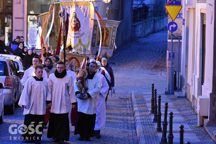 Procesja rezurekcyjna i poranna Msza św. w katedrze