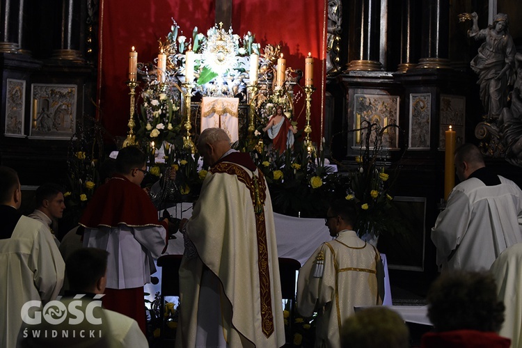 Procesja rezurekcyjna i poranna Msza św. w katedrze