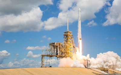 Powtórny start rakiety Falcon 9 ze statkiem towarowym Dragon