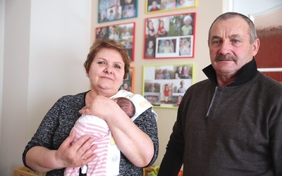 Państwo Anna i Mirosław Gajewscy zaopiekowali się już ponad 70 maluchami. 