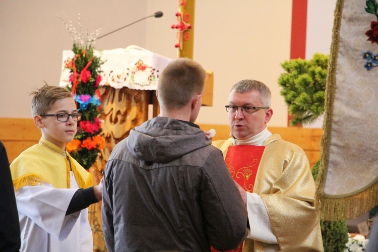 Chorągwiarze z parafii św. Rocha w Boczkach Chełmońskich