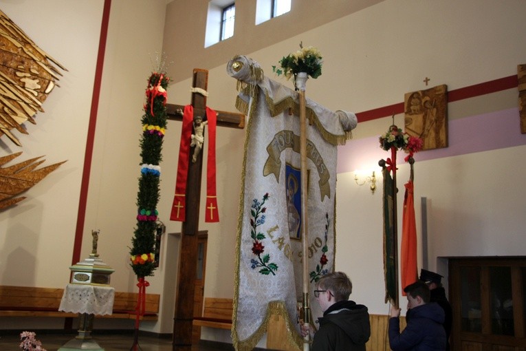 Chorągwiarze z parafii św. Rocha w Boczkach Chełmońskich