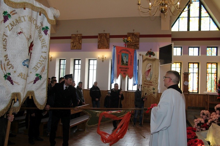 Chorągwiarze z parafii św. Rocha w Boczkach Chełmońskich