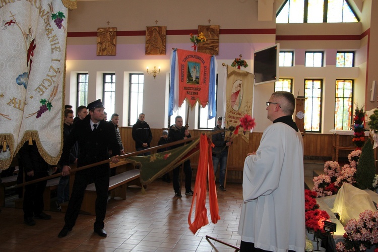 Chorągwiarze z parafii św. Rocha w Boczkach Chełmońskich