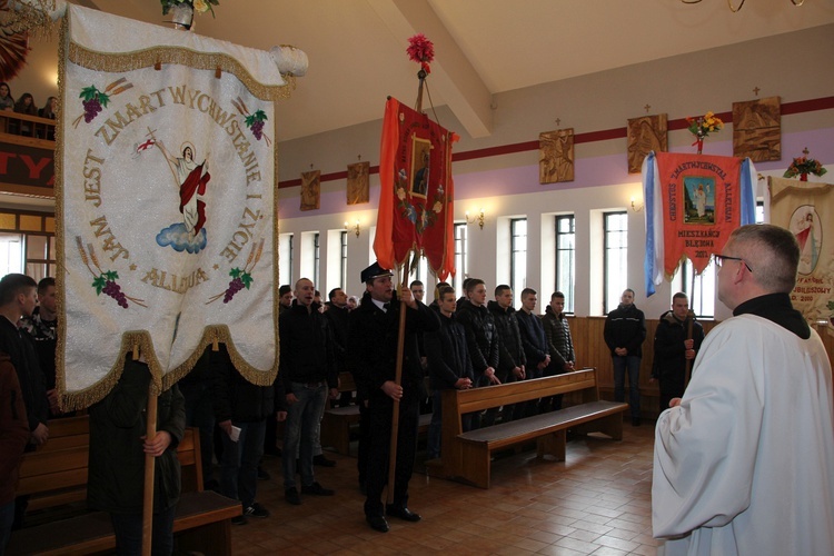 Chorągwiarze z parafii św. Rocha w Boczkach Chełmońskich