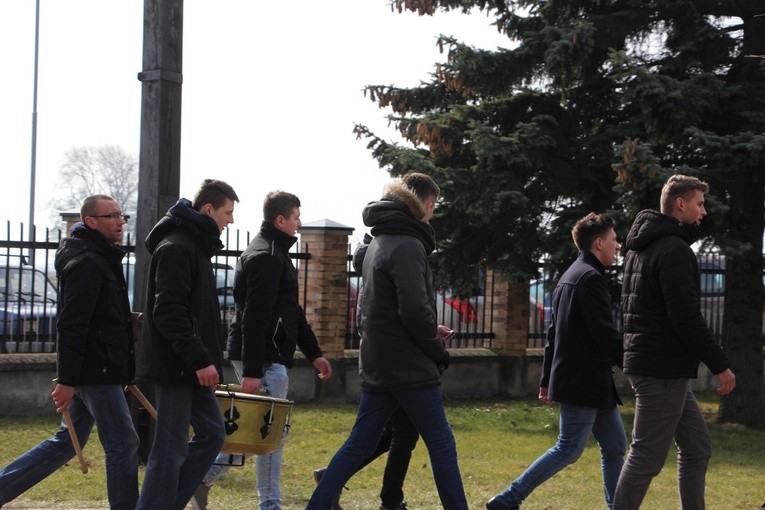 Chorągwiarze z parafii św. Rocha w Boczkach Chełmońskich