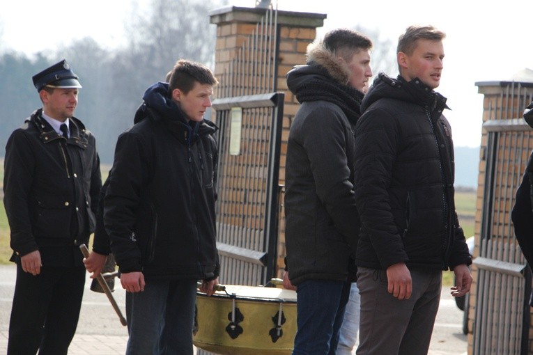Chorągwiarze z parafii św. Rocha w Boczkach Chełmońskich