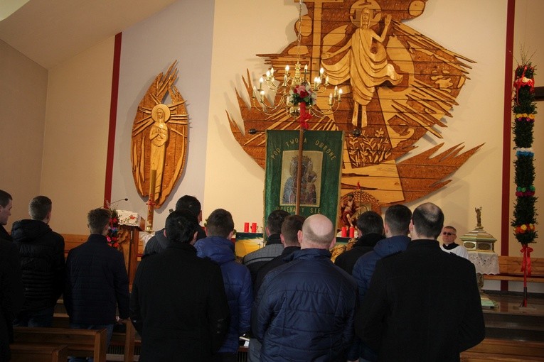 Chorągwiarze z parafii św. Rocha w Boczkach Chełmońskich
