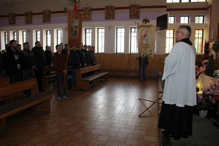 Chorągwiarze z parafii św. Rocha w Boczkach Chełmońskich