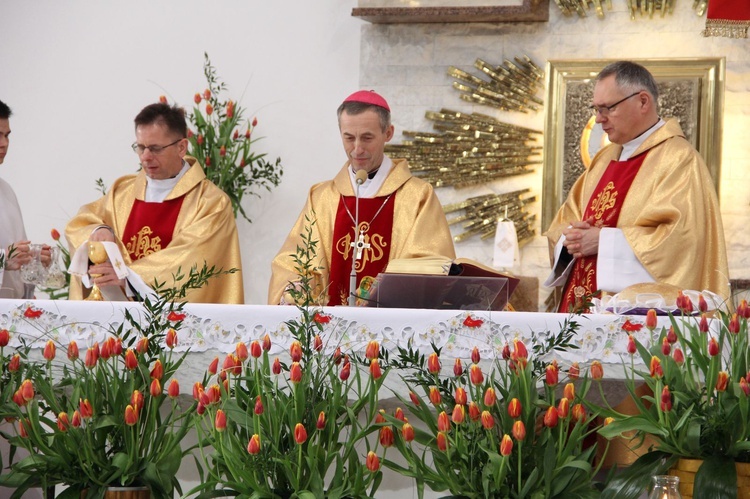 Bierzmowanie w Męcinie