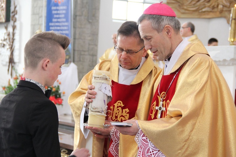 Bierzmowanie w Męcinie