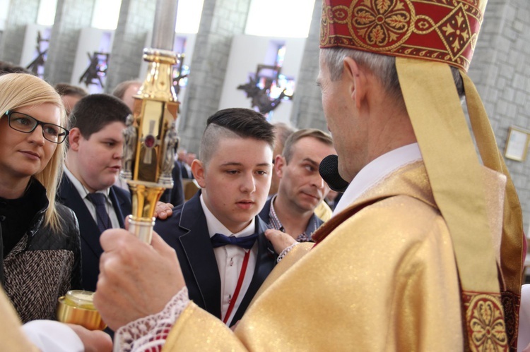 Bierzmowanie w Męcinie