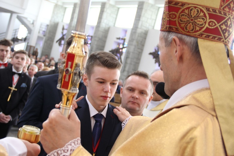 Bierzmowanie w Męcinie