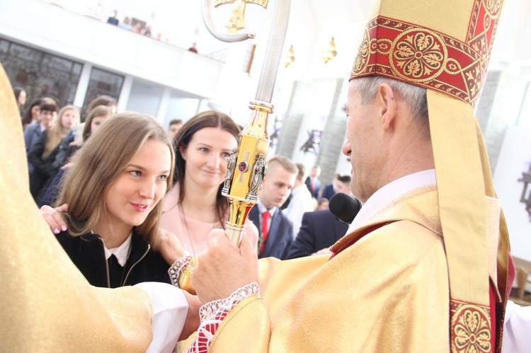 Bierzmowanie w Męcinie