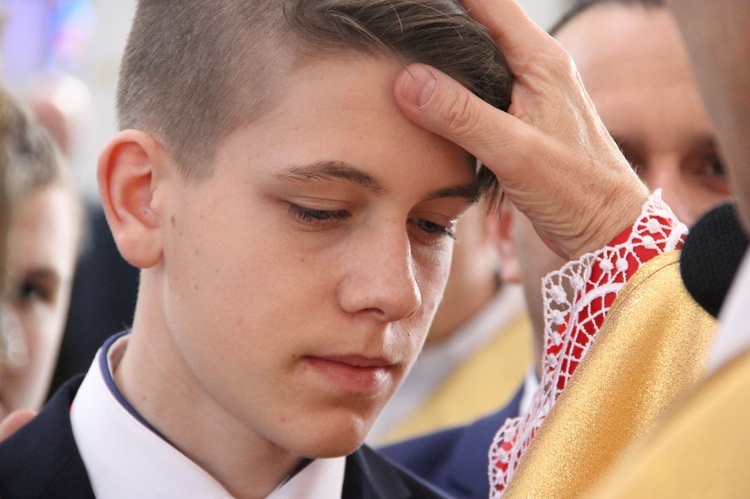 Bierzmowanie w Męcinie