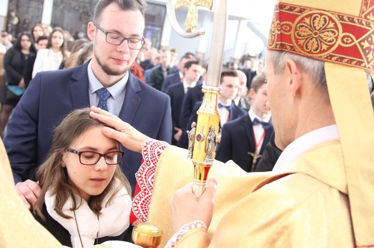 Bierzmowanie w Męcinie