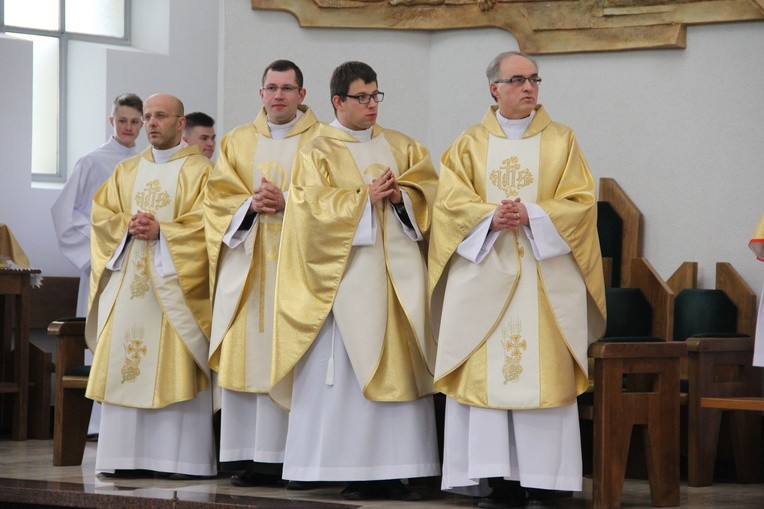 Bierzmowanie w Męcinie