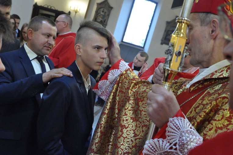 Bierzmowanie w Nowym Sączu-Zawadzie