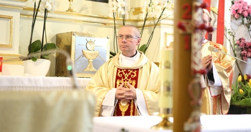 Mszy św. przewodniczył o Bogdan Meger, karmelita. 