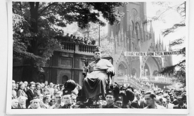 bp Stanisław Adamski w Piekarach Śl.