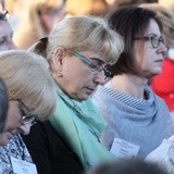 Rekolekcje halowe prowadzone przez ks. Krzysztofa Kralkę
