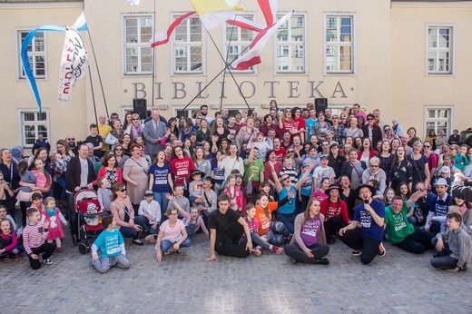 Olsztyn tańczy dla Jezusa!