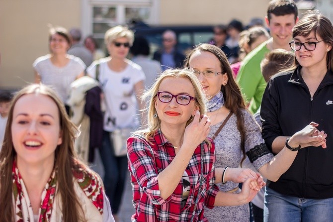 Olsztyn tańczy dla Jezusa!